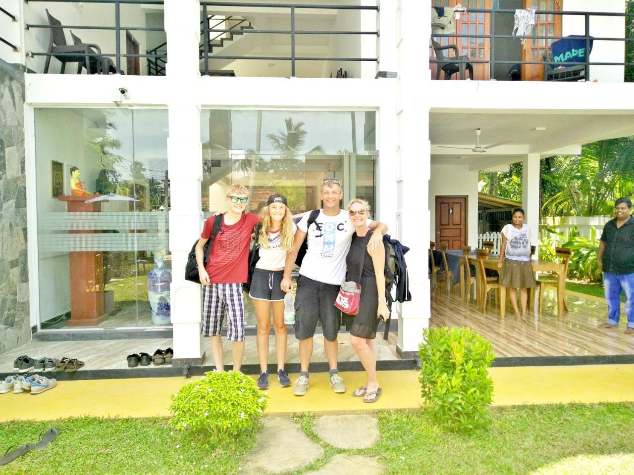 Ocean Bay Surf Resort Weligama Extérieur photo