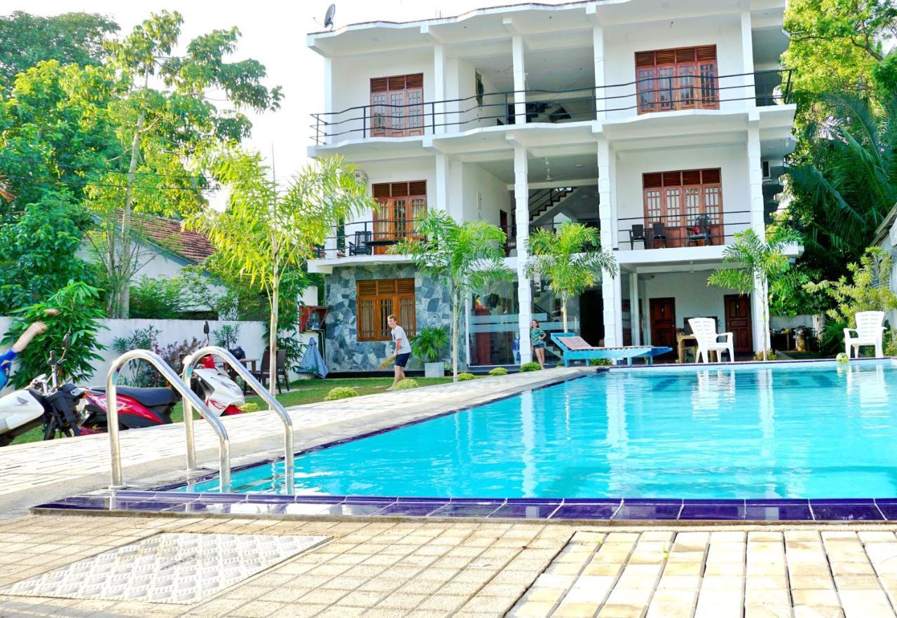 Ocean Bay Surf Resort Weligama Extérieur photo