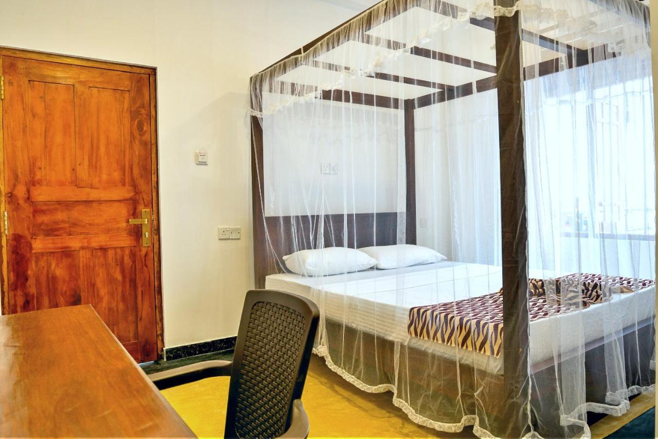 Ocean Bay Surf Resort Weligama Extérieur photo