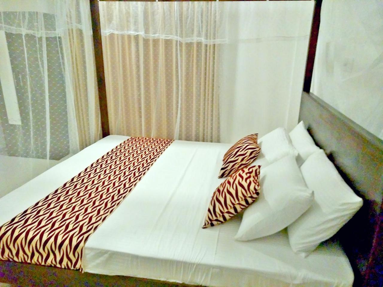 Ocean Bay Surf Resort Weligama Extérieur photo