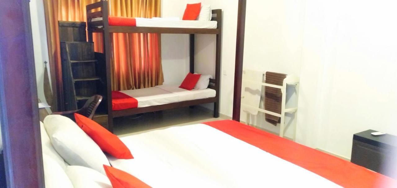 Ocean Bay Surf Resort Weligama Extérieur photo