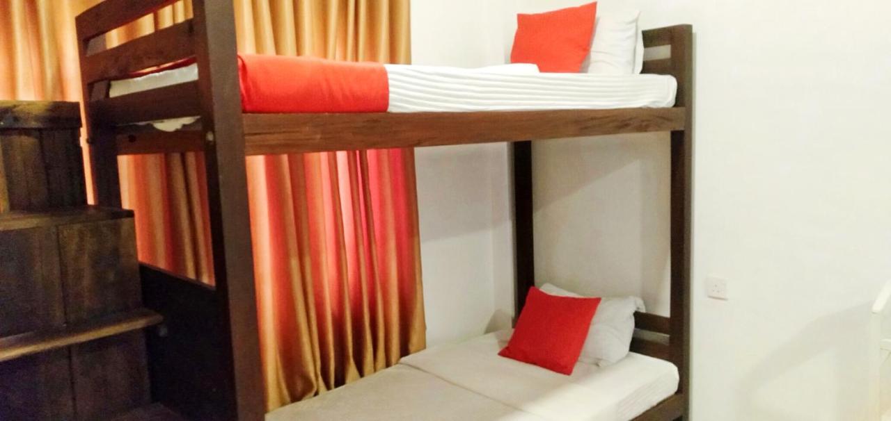 Ocean Bay Surf Resort Weligama Extérieur photo